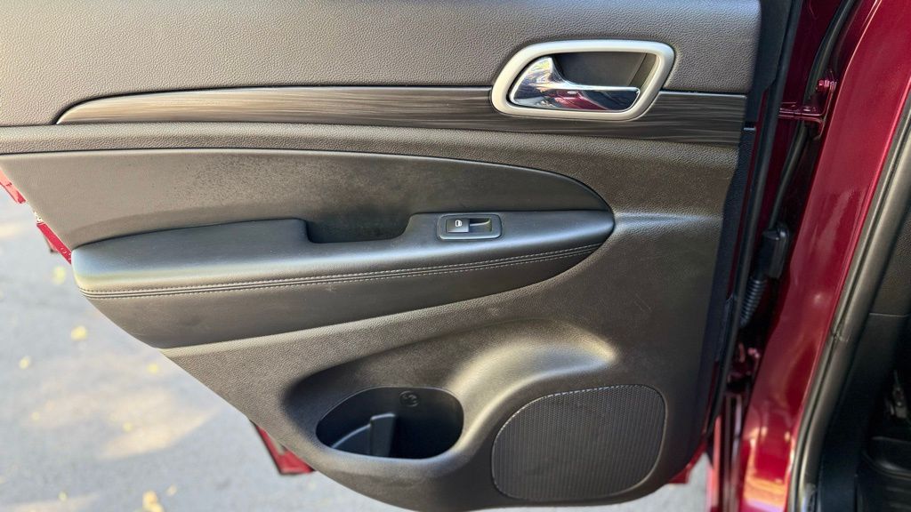 2020 Jeep Grand Cherokee Altitude photo 15
