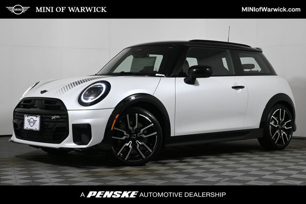 2026 MINI Hardtop 2 Door S's photo
