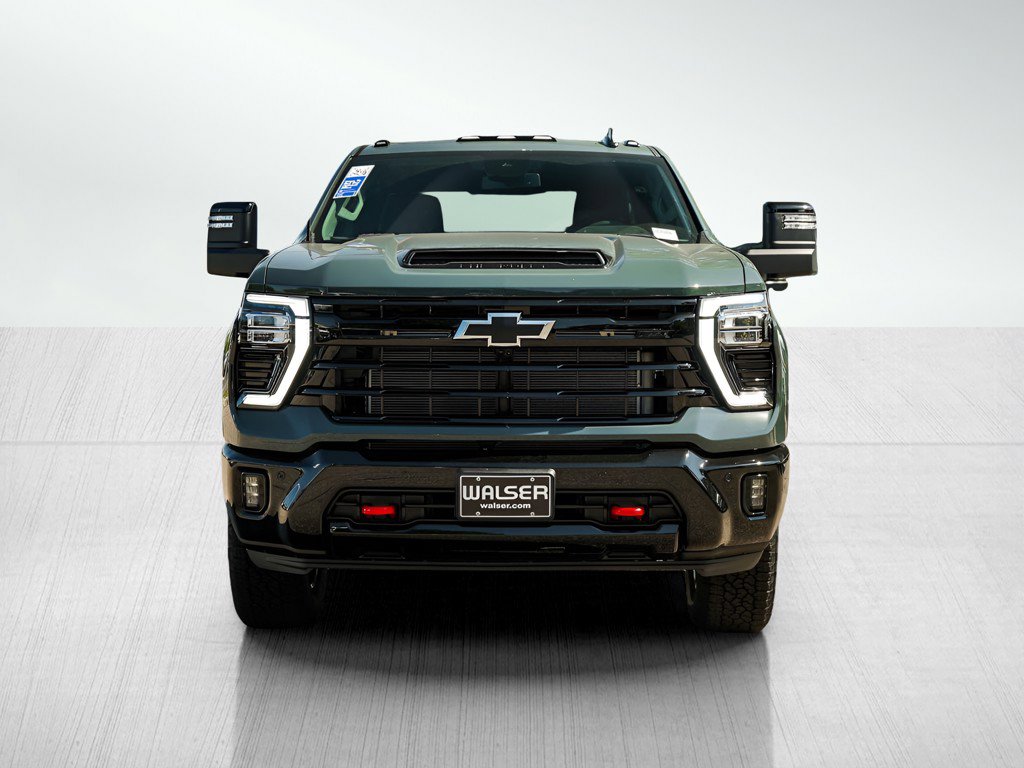 2025 Chevrolet Silverado 3500HD LT photo 2