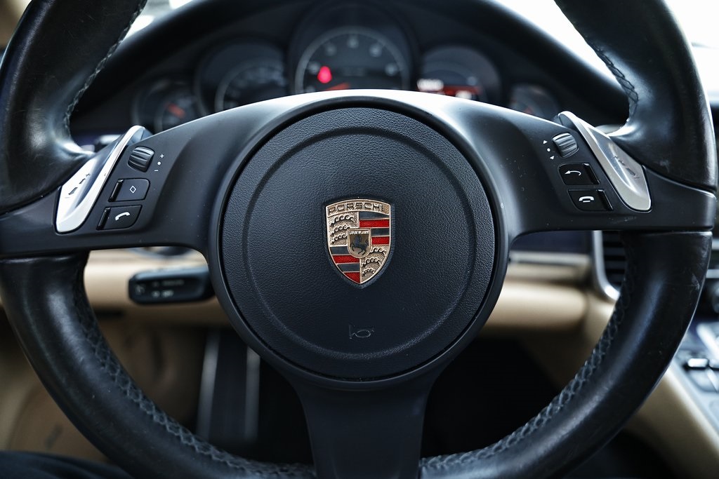 2015 Porsche Panamera Base photo 35