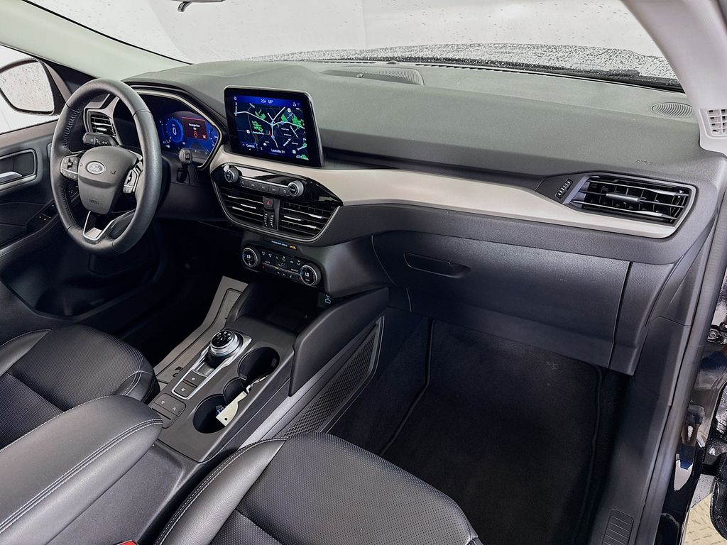 2021 Ford Escape SEL photo 32