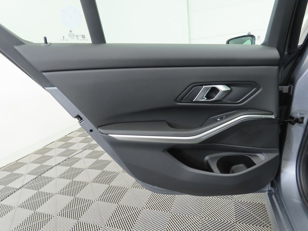 2025 Bmw 330i photo 27