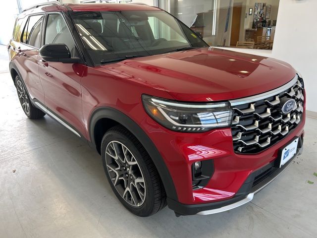 2025 Ford Explorer Platinum's photo