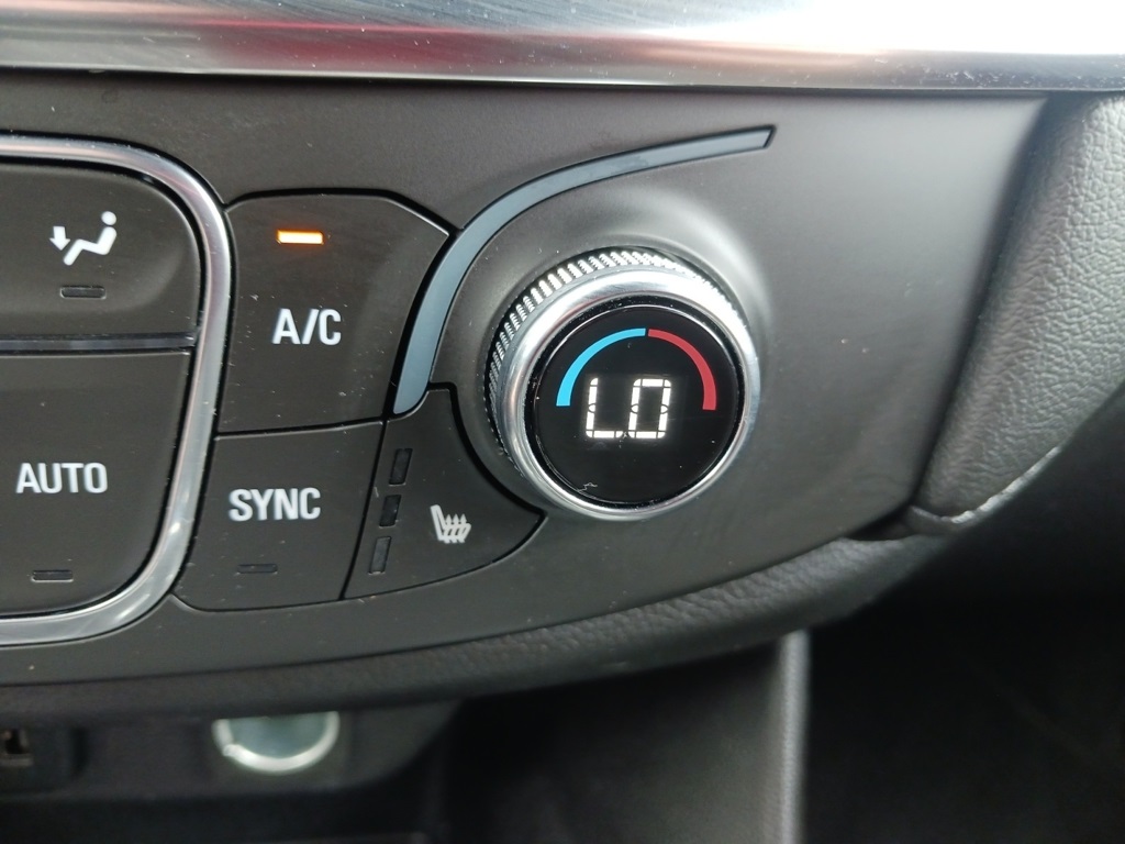 2022 Chevrolet Traverse Cloth photo 19