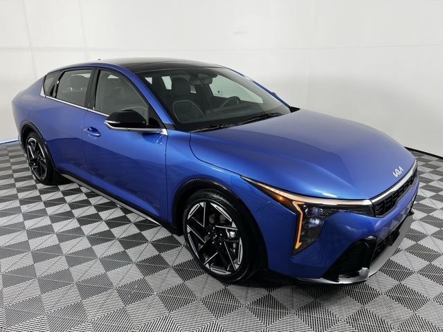 2025 Kia K4 GT-Line's photo