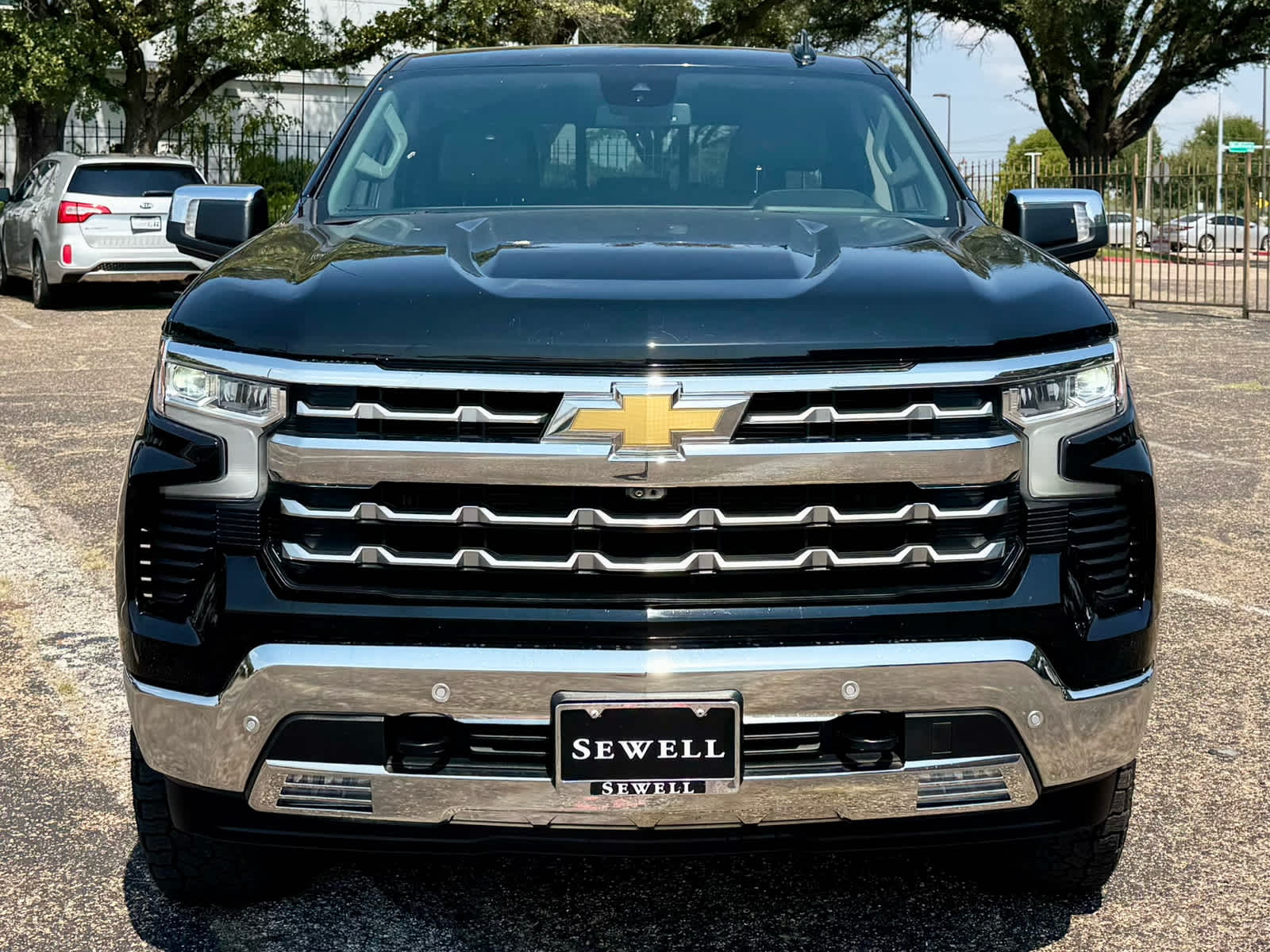 2022 Chevrolet Silverado 1500 LTZ photo 8