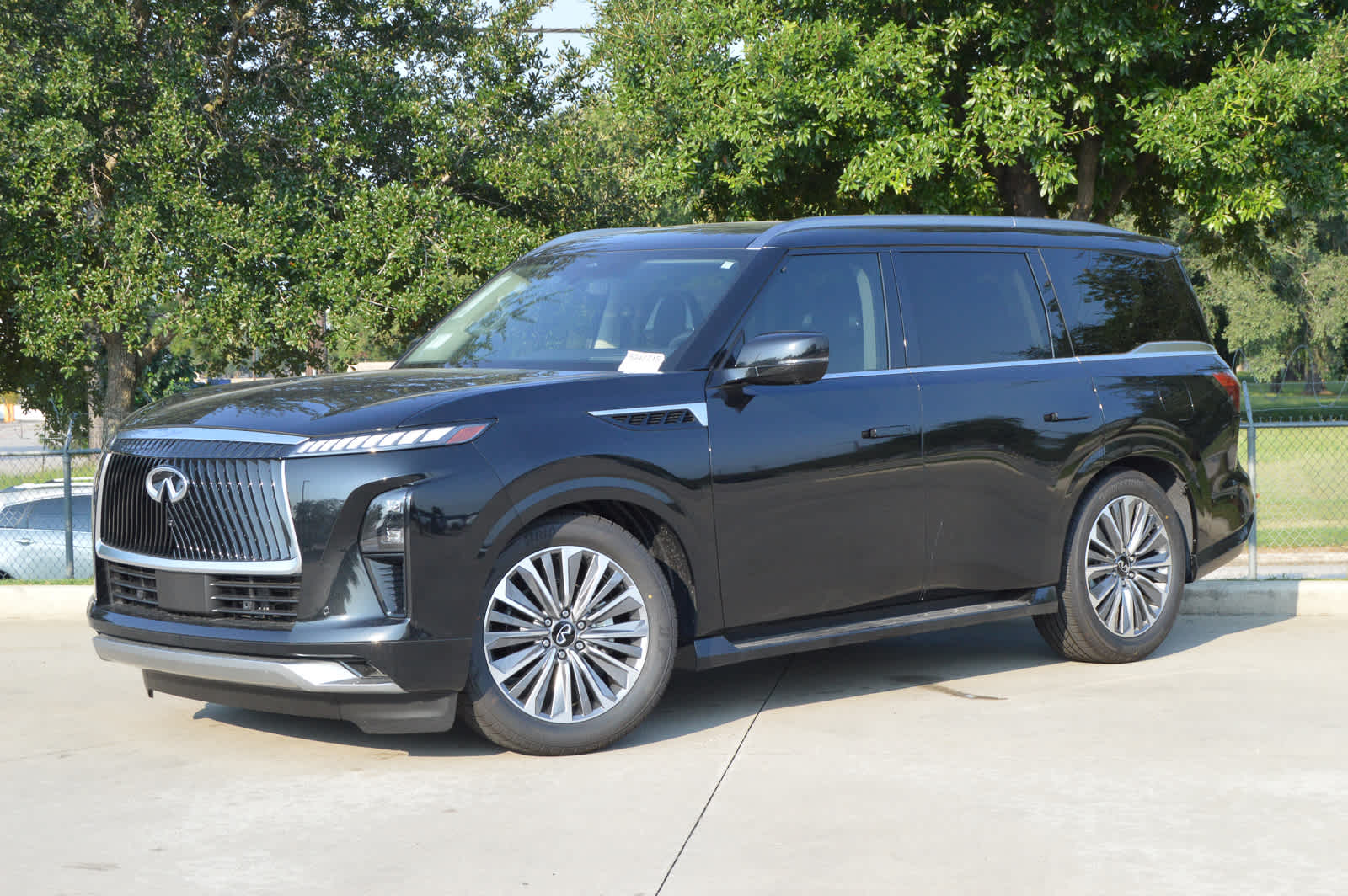2026 Infiniti QX80 Sensory photo 2