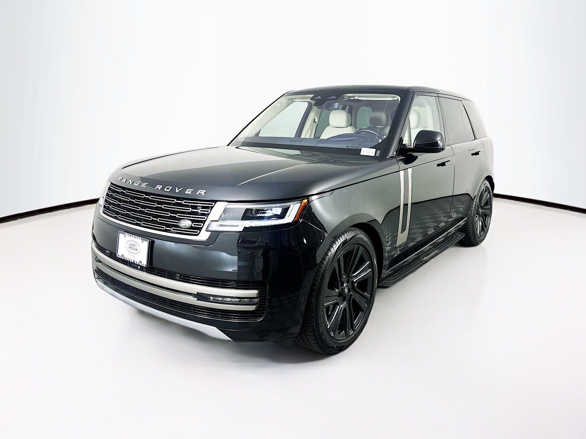 2023 Land Rover Range Rover SE's photo