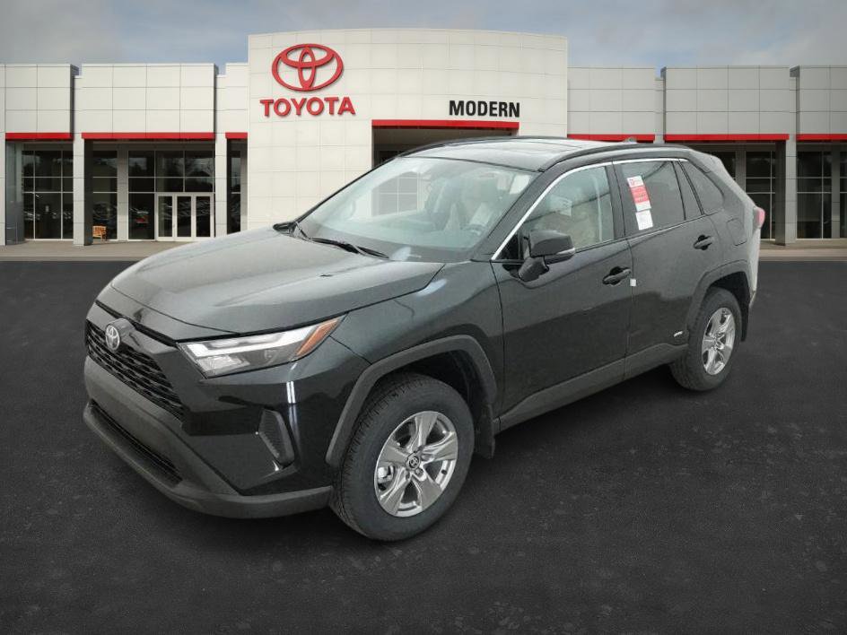 2025 Toyota RAV4 XLE's photo