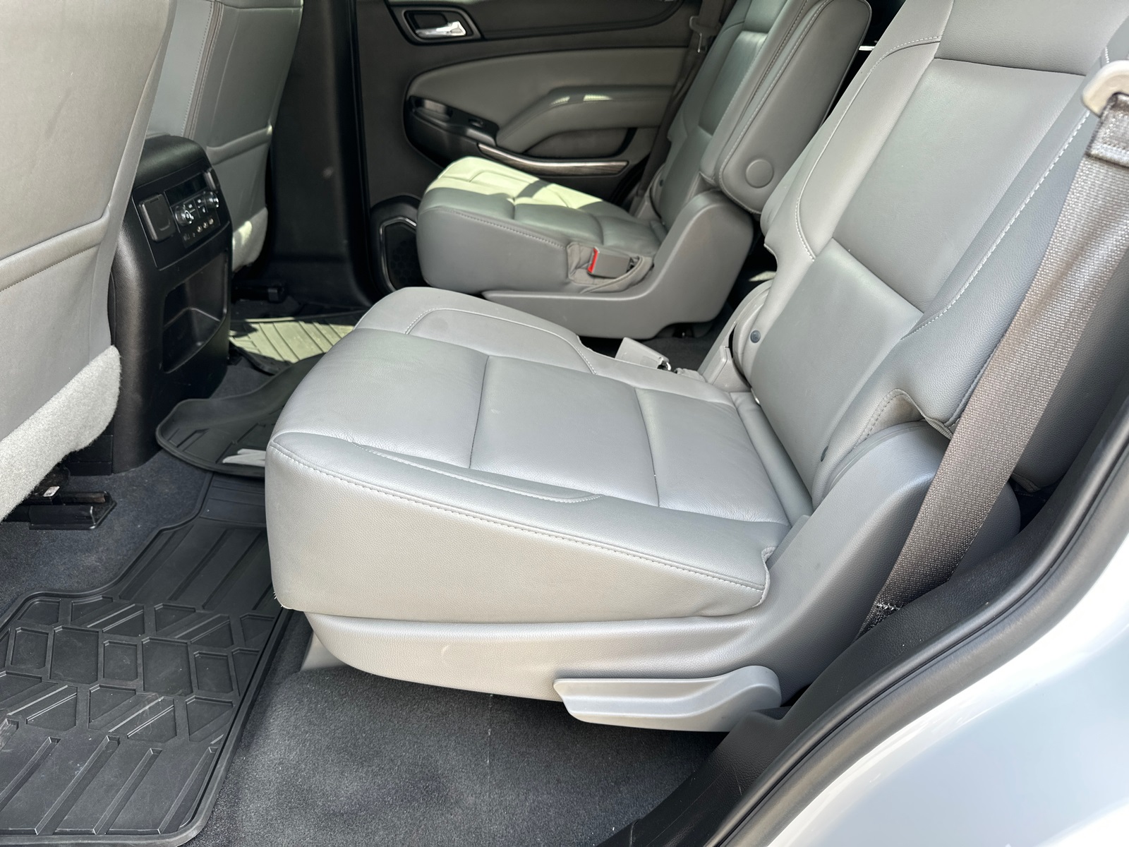 2019 Chevrolet Tahoe LT photo 20