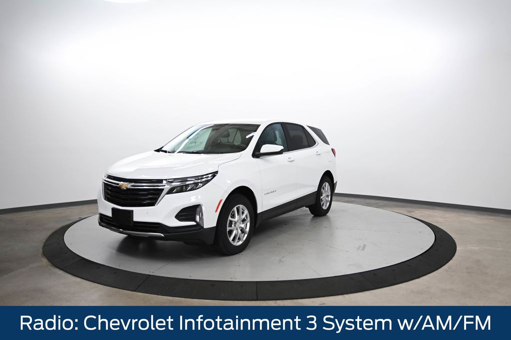 2024 Chevrolet Equinox LT photo 2