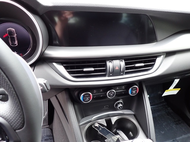 2025 Alfa Romeo Stelvio Sprint Base photo 16