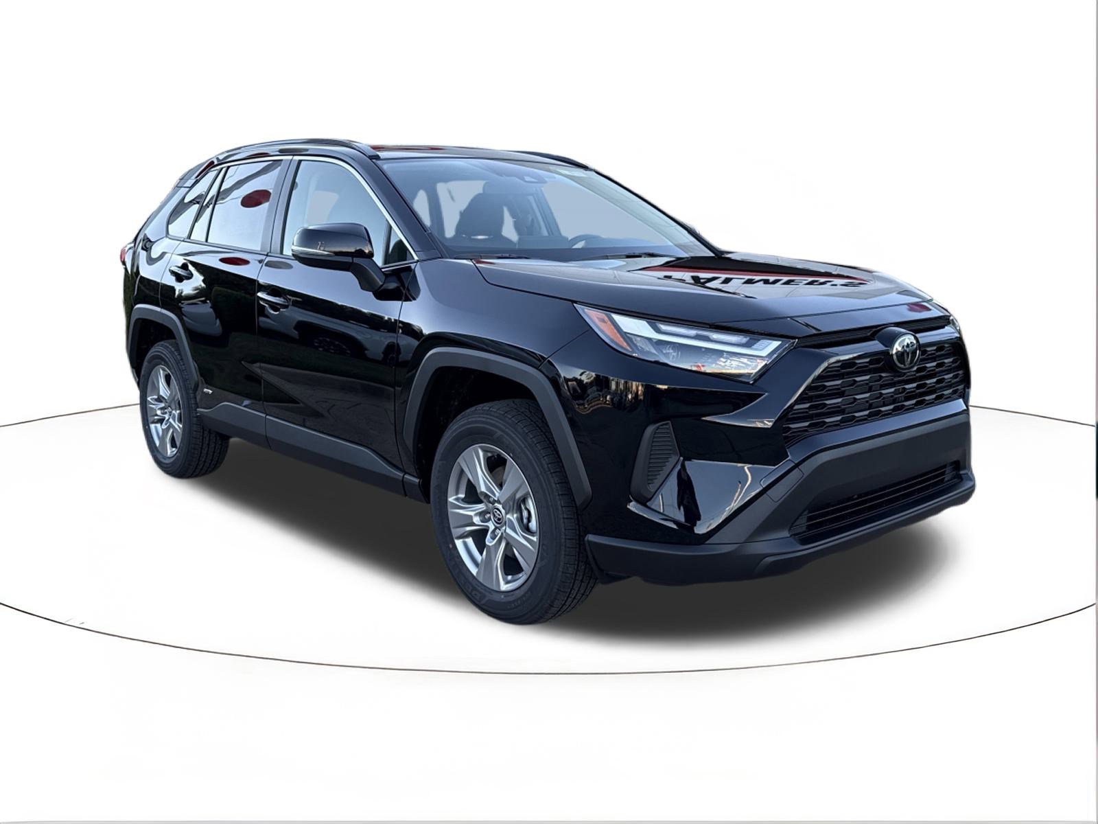 2025 Toyota RAV4 XLE's photo