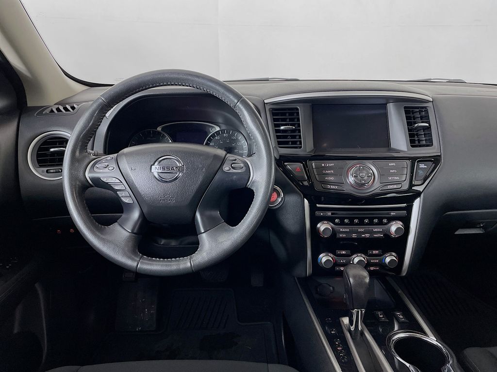 2017 Nissan Pathfinder SV photo 22
