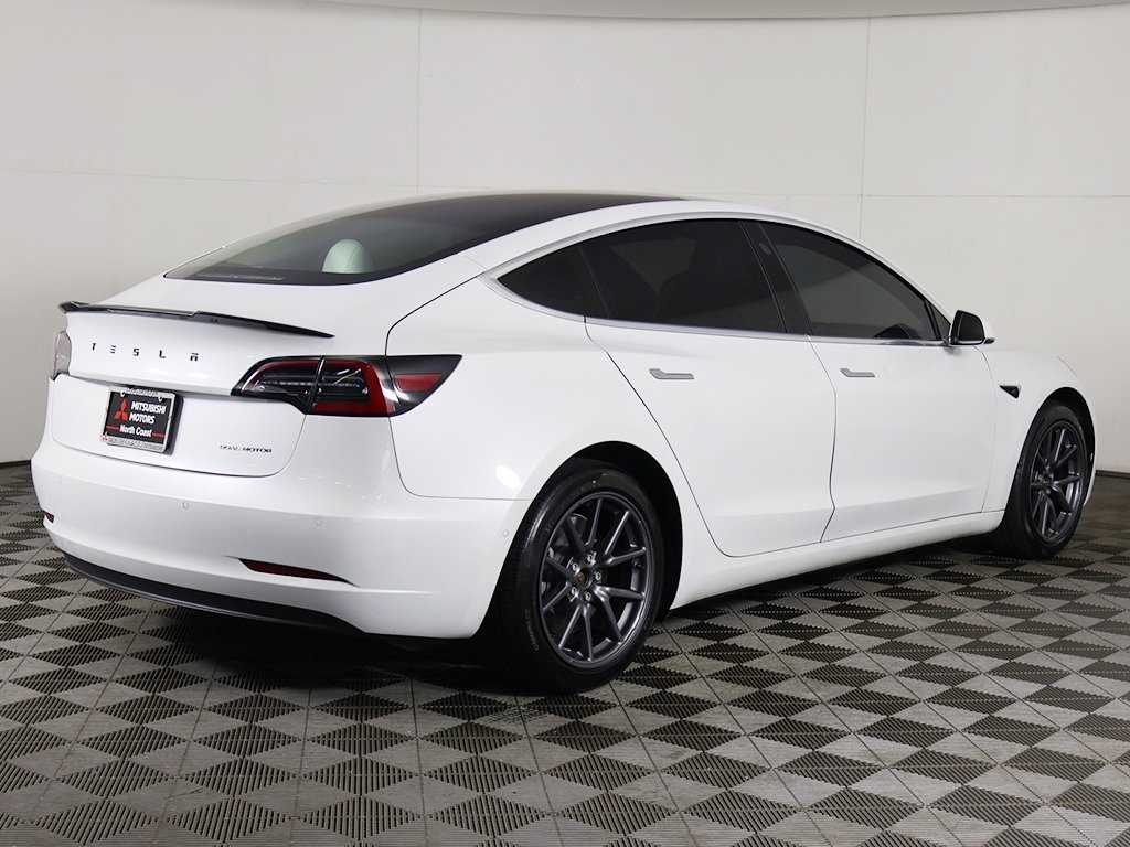 2020 Tesla Model 3 Long Range photo 10