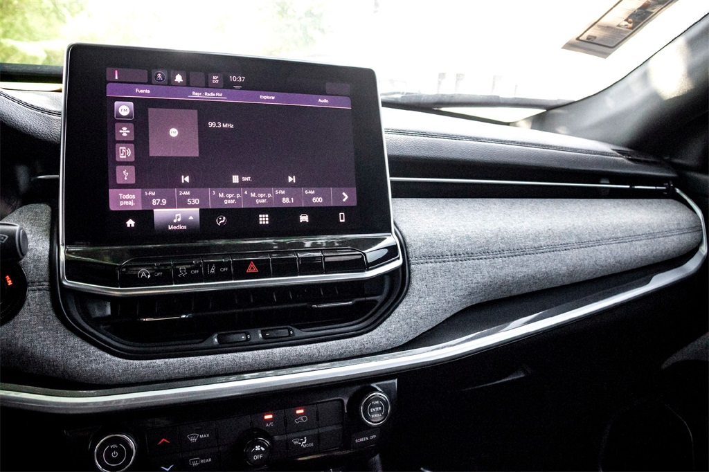 2024 Jeep Compass Latitude photo 21