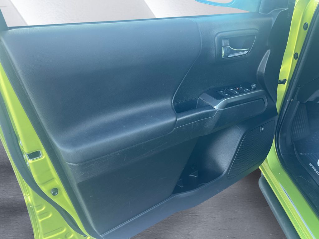 2022 Toyota Tacoma TRD Pro photo 12