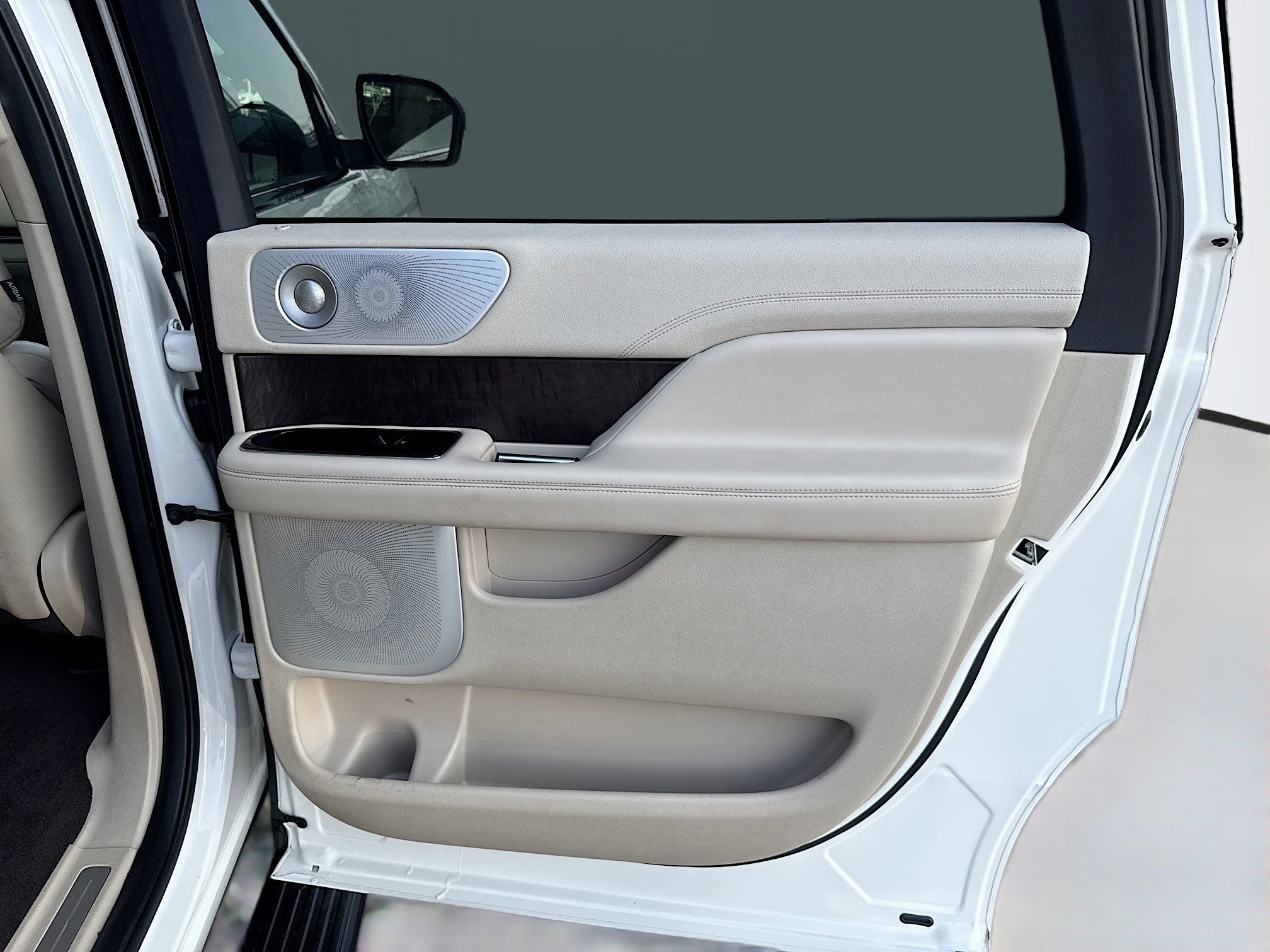 2021 Lincoln Navigator L Reserve photo 28