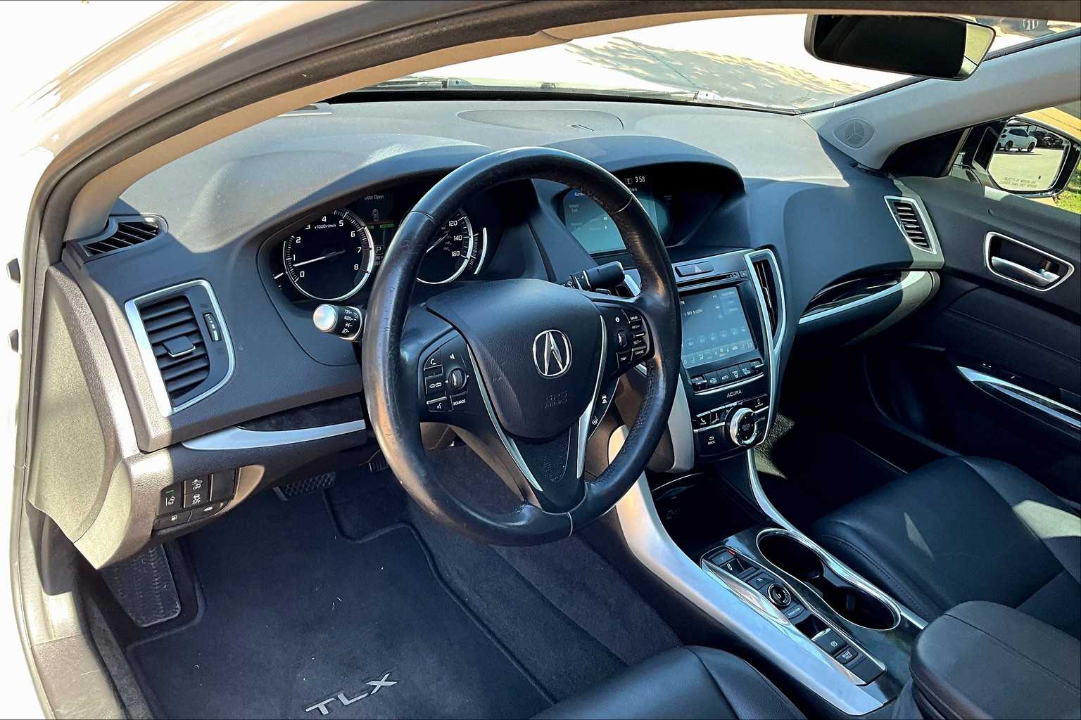2018 Acura TLX photo 14