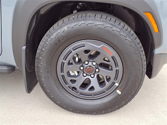 2026 Nissan Frontier Crew Cab PRO-X photo 3