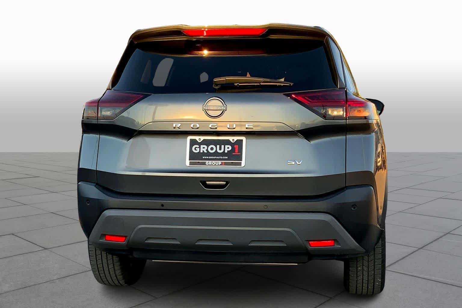 2023 Nissan Rogue SV photo 3