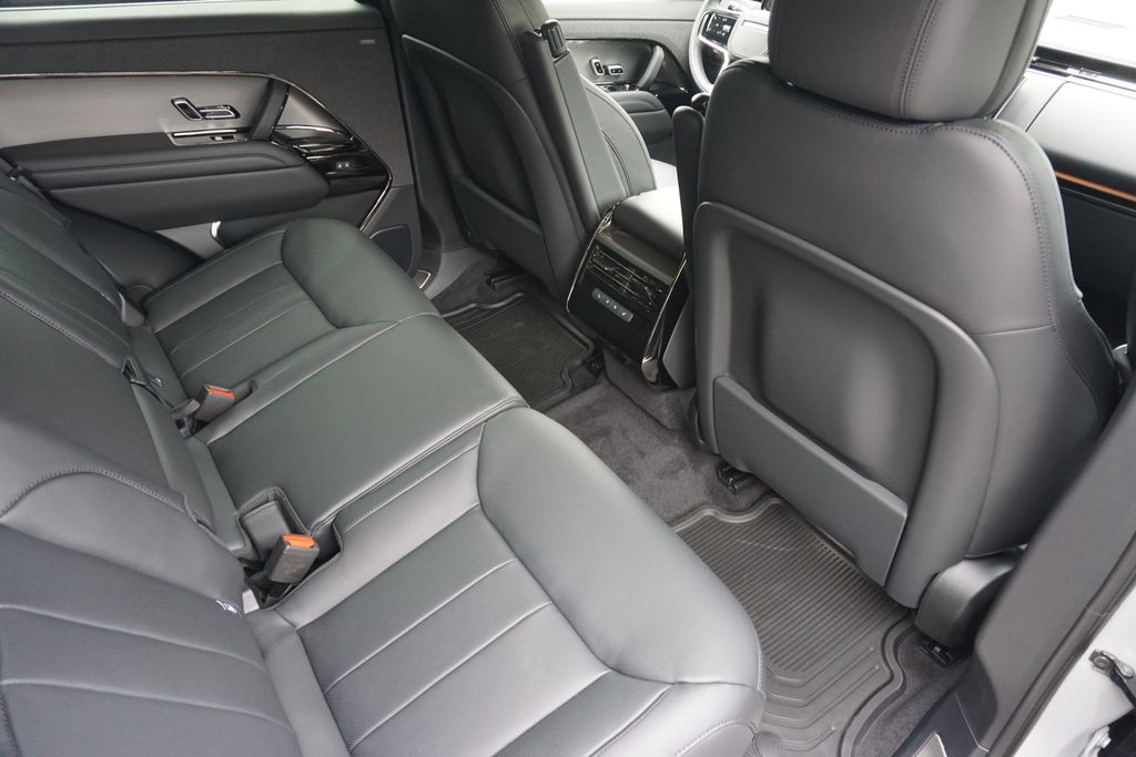 2025 Land Rover Range Rover Sport SE photo 25