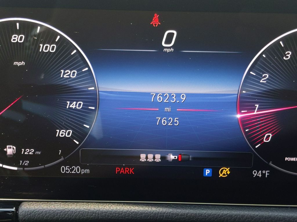 2025 Mercedes Benz GLA 250 4MATIC photo 4