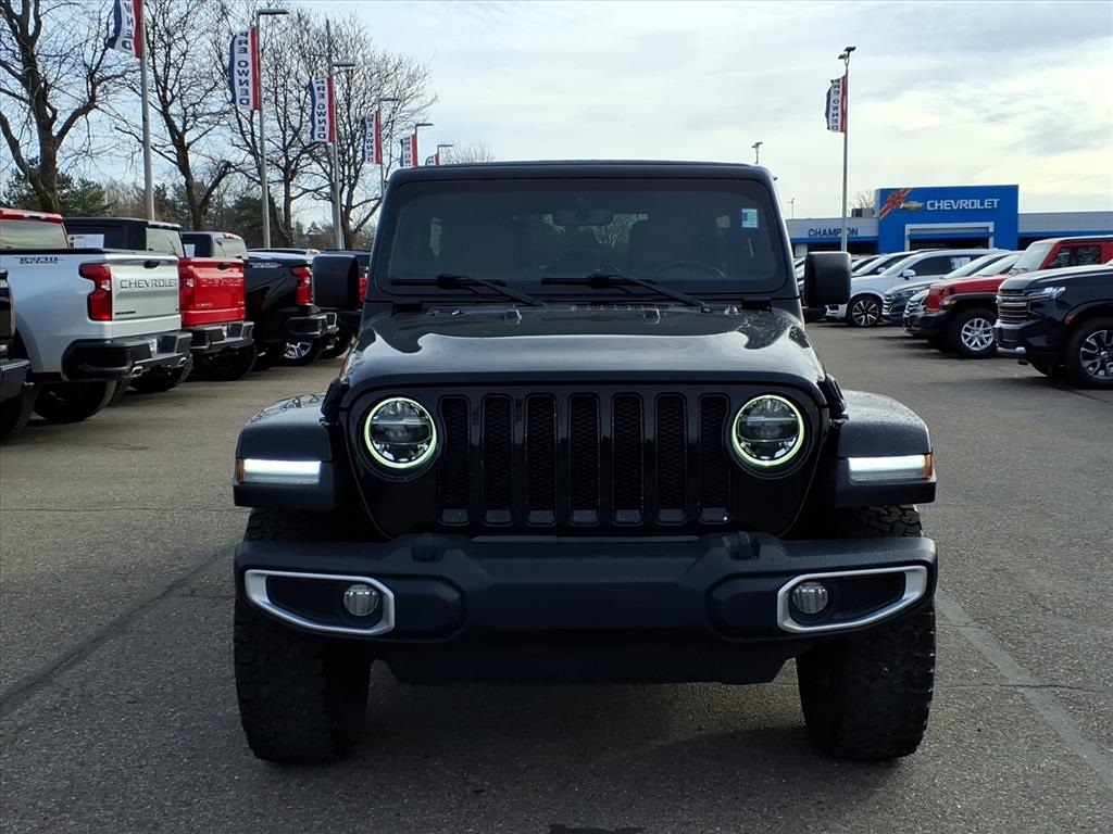 2019 Jeep Wrangler Unlimited Sahara photo 2