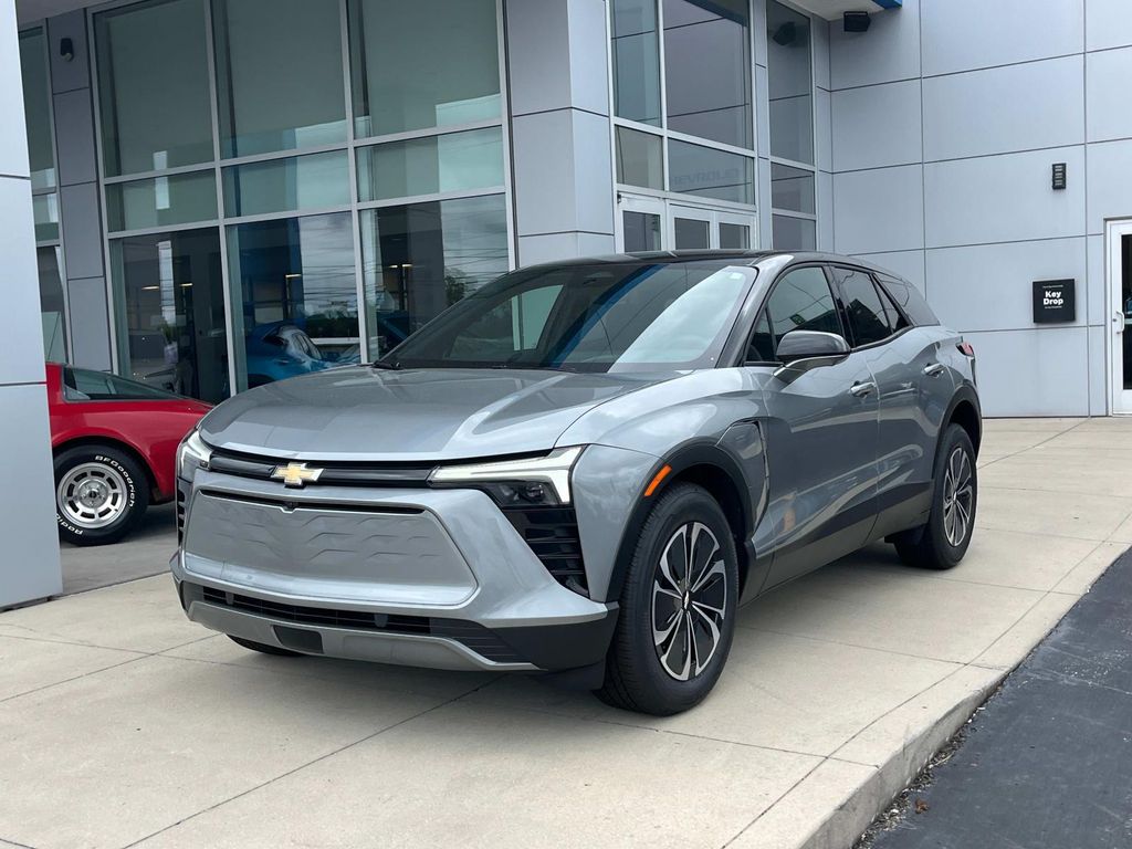 2025 Chevrolet Blazer EV photo 2