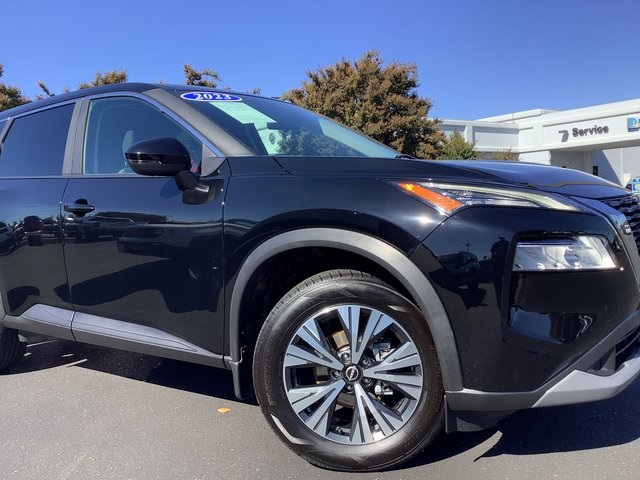 2023 Nissan Rogue SV photo 3