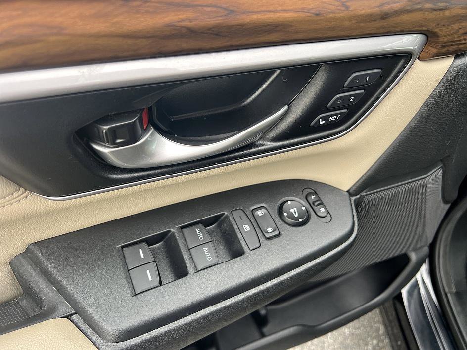2018 Honda CR-V EX-L photo 18
