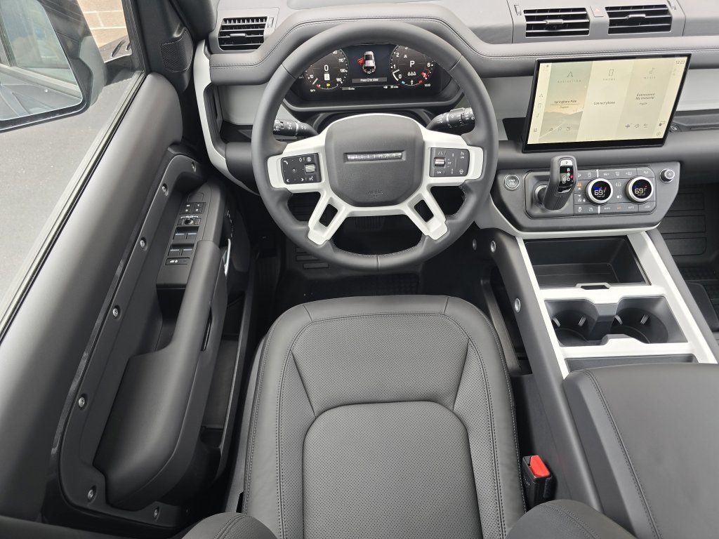 2025 Land Rover Defender 110 X-Dynamic SE photo 22