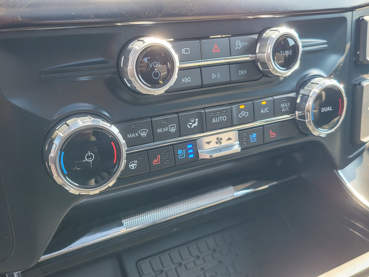 2025 FORD F-150 - Image 18