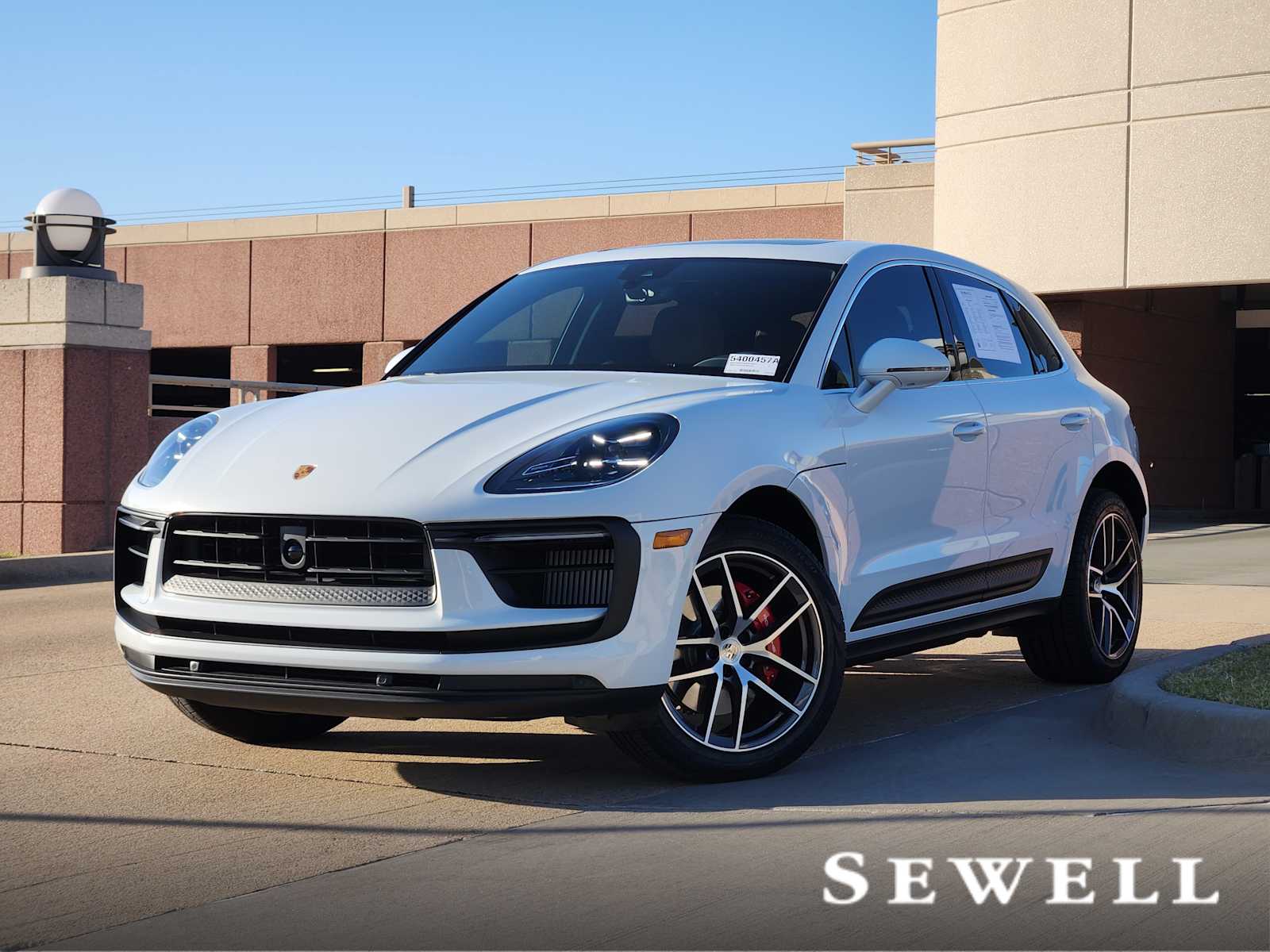 2025 Porsche Macan S's photo