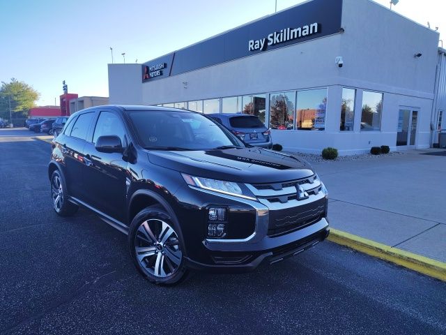 2025 Mitsubishi Outlander Sport ES's photo