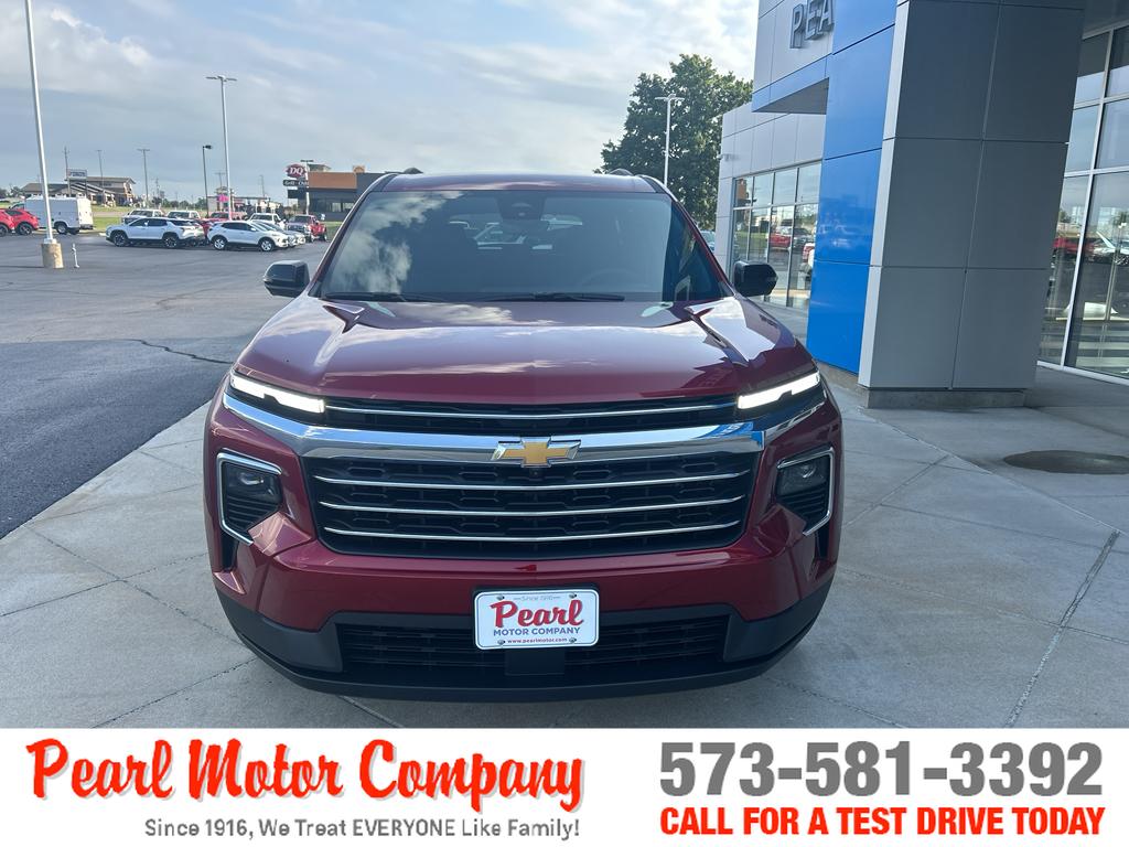 2026 Chevrolet Traverse photo 2
