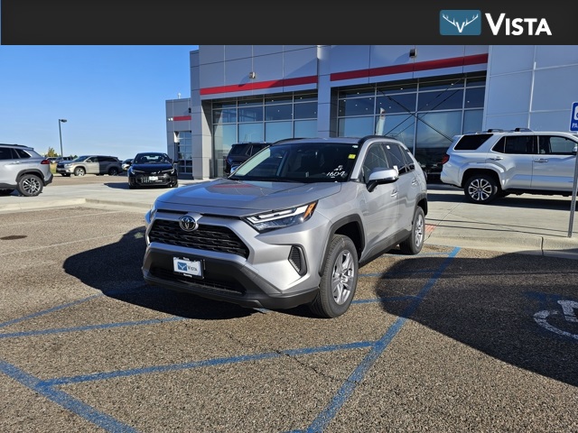 2025 Toyota RAV4 XLE's photo