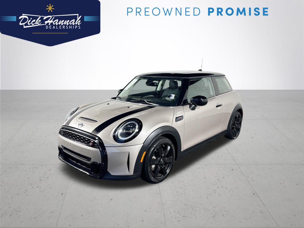 2024 MINI Hardtop 2 Door S's photo