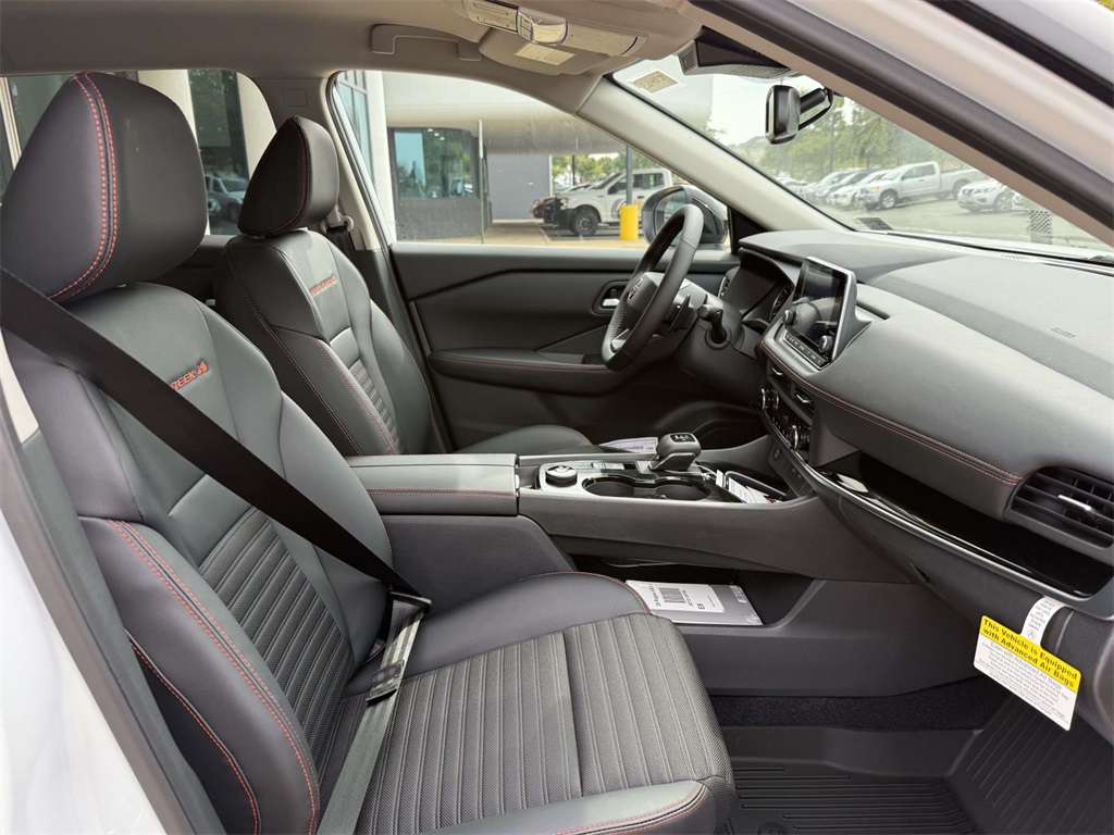 2026 Nissan Rogue SV photo 11