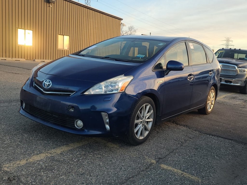 2013 Toyota Prius v Five