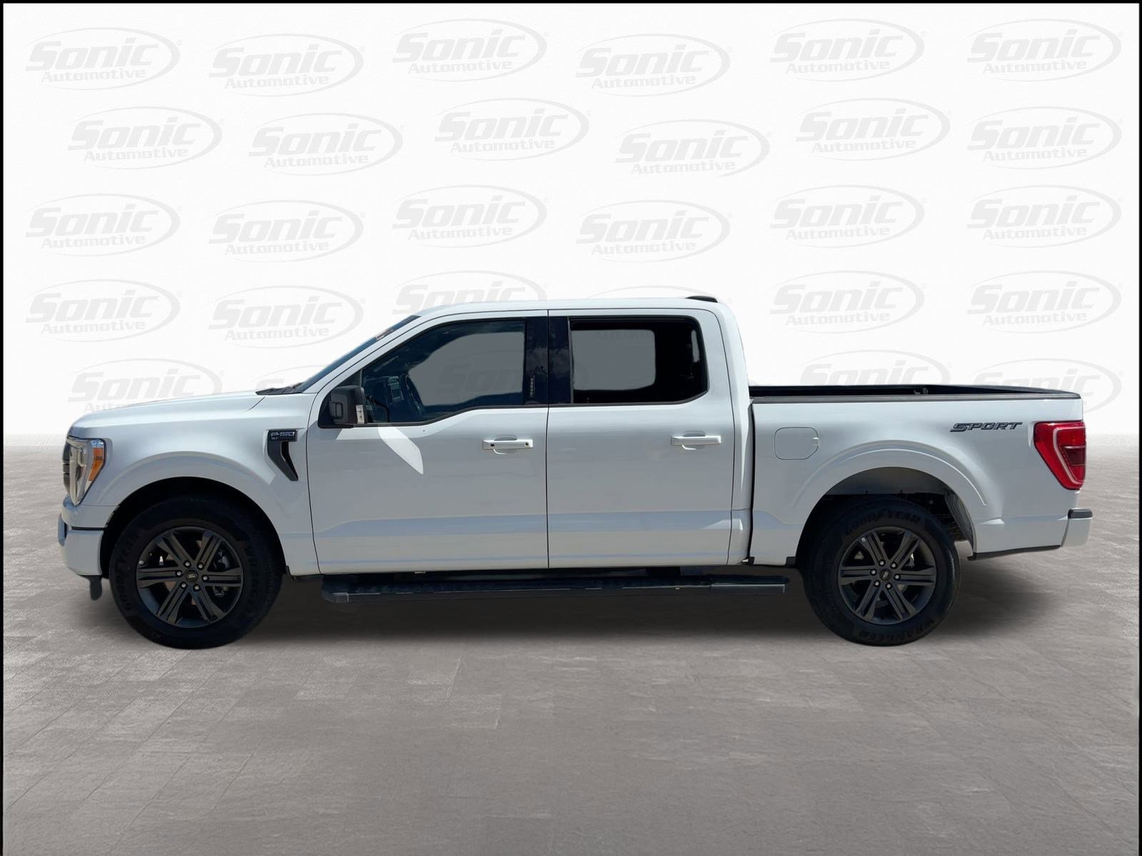 2023 Ford F-150 XLT photo 2