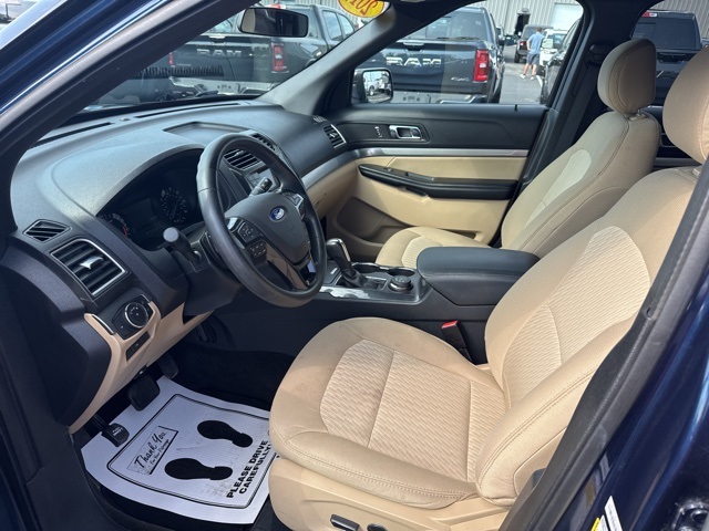 2017 Ford Explorer Base photo 11