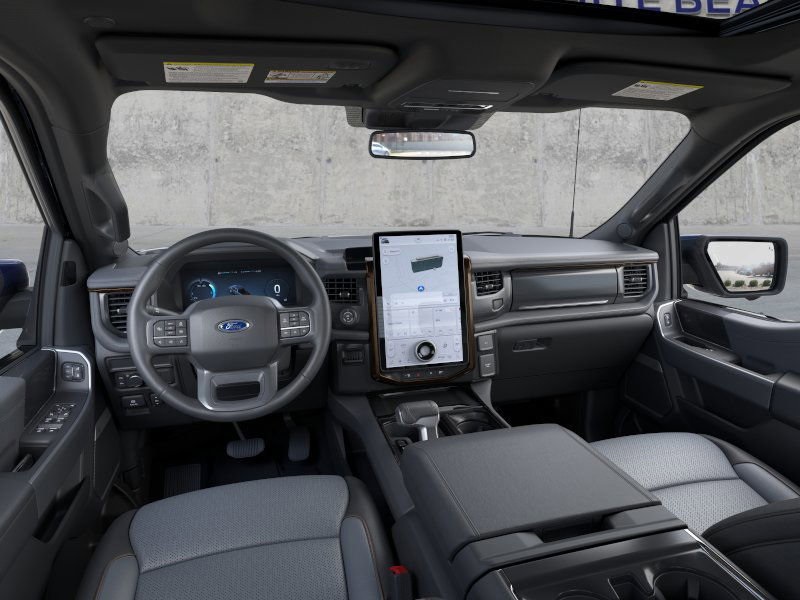 2025 Ford F-150 Lightning Lariat photo 8