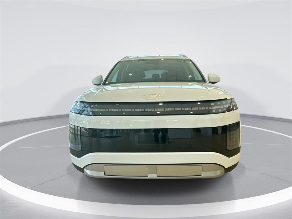 2026 Hyundai Ioniq SE photo 3