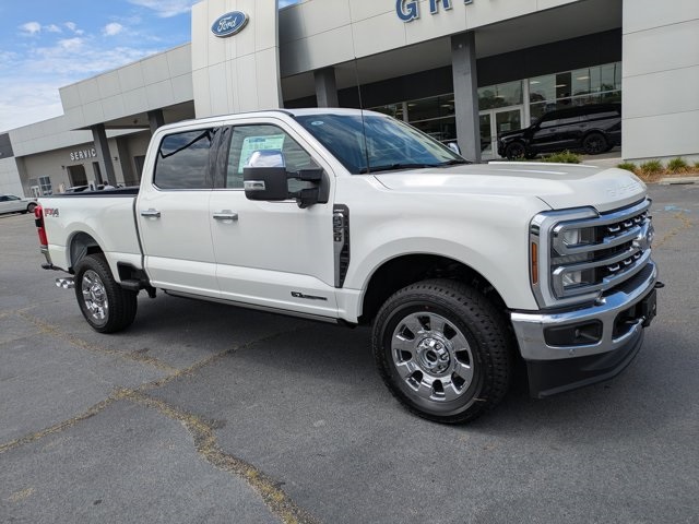 2025 Ford F-250 Lariat photo 2