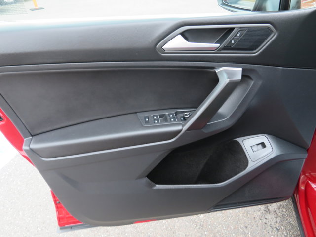 2021 Volkswagen Tiguan R-Line Black SEL photo 18