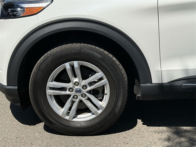 2022 Ford Explorer XLT photo 3