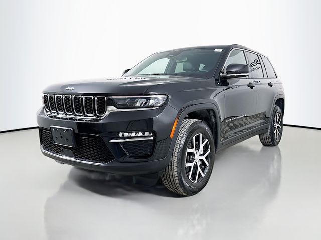 2025 Jeep Grand Cherokee Limited photo 3