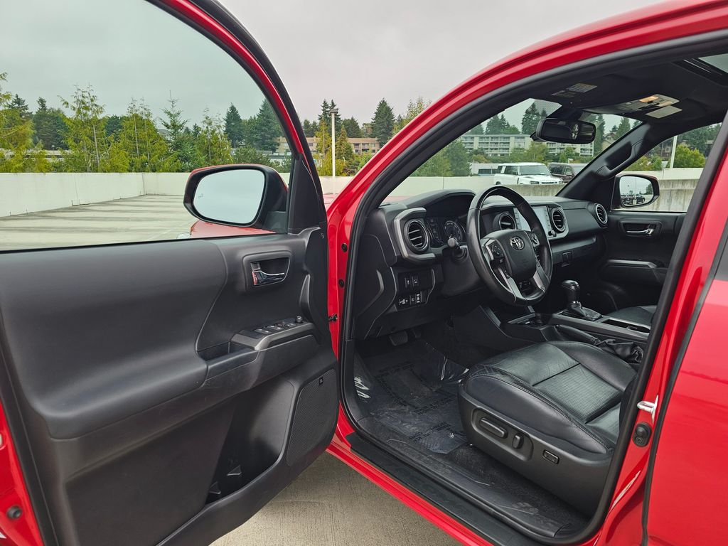 2022 Toyota Tacoma TRD Sport photo 22