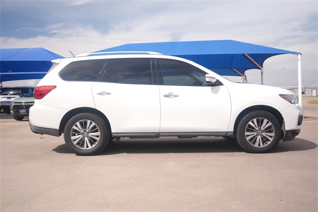 2018 Nissan Pathfinder S photo 2